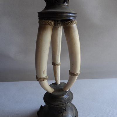 仿古象牙白烛台 家居工艺的优雅点缀