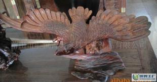 红木小件与老鹰摆件 工艺与文化的完美融合